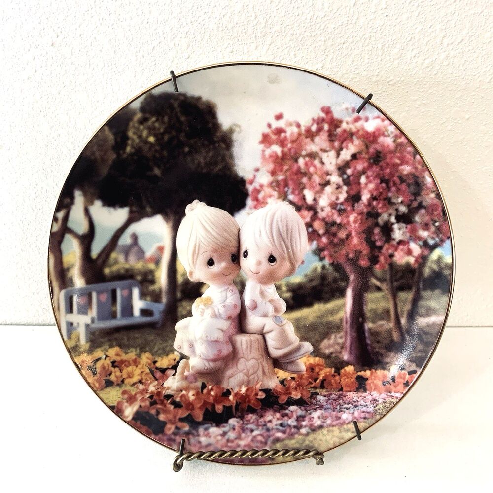 The Hamilton Collection 1993 Precious Moments Love One Another Collector Plate